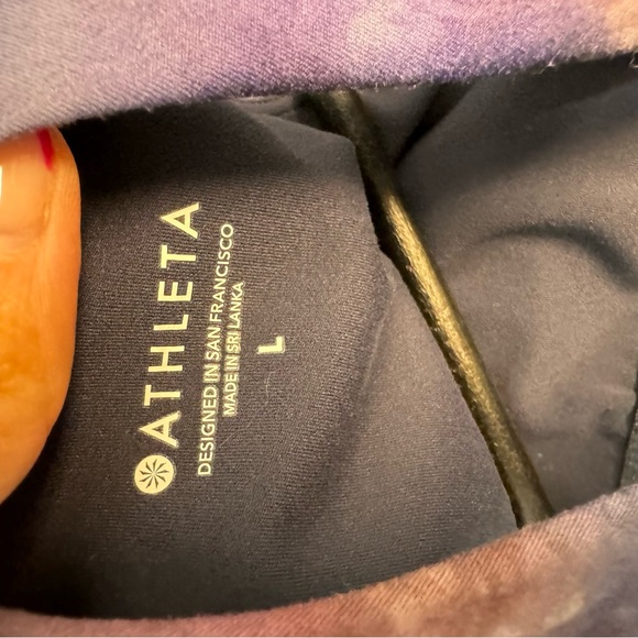 Athleta- Conscious Crop Sports Bra and Salutation Mesh 7/8 Leggings bundle M/L - Picture 6 of 14